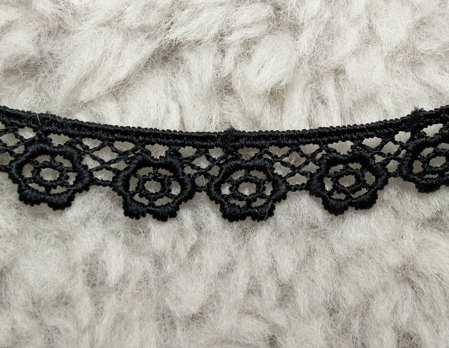 Spitze-Blu-mchen-schwarz2