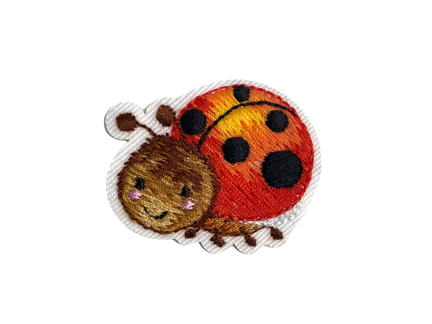 applikation-aufbuegler-kleiner-marienkaefer-mit-wangen-rot