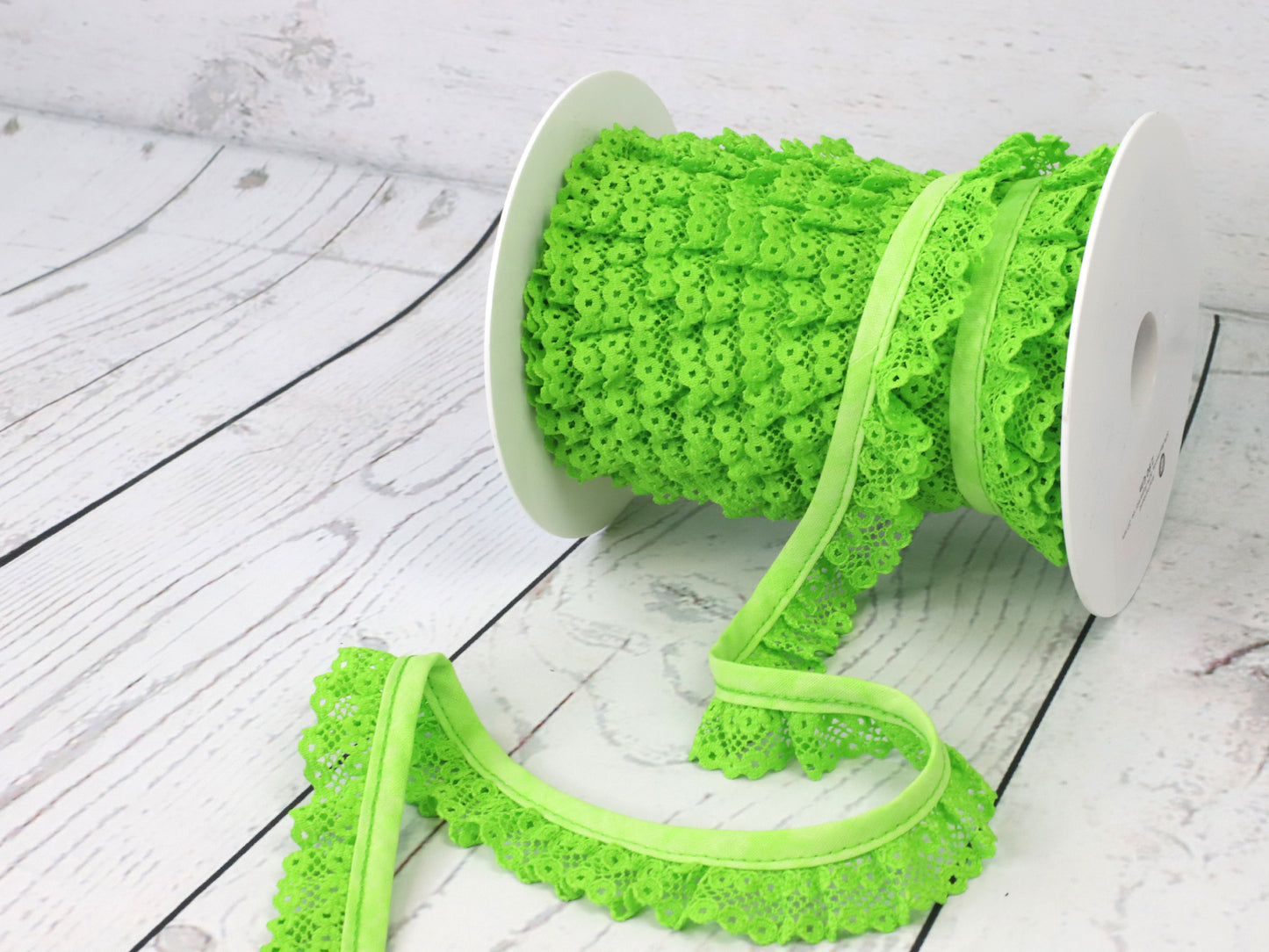 band-zierband-rueschenband-ruesche-20-mm-gruen