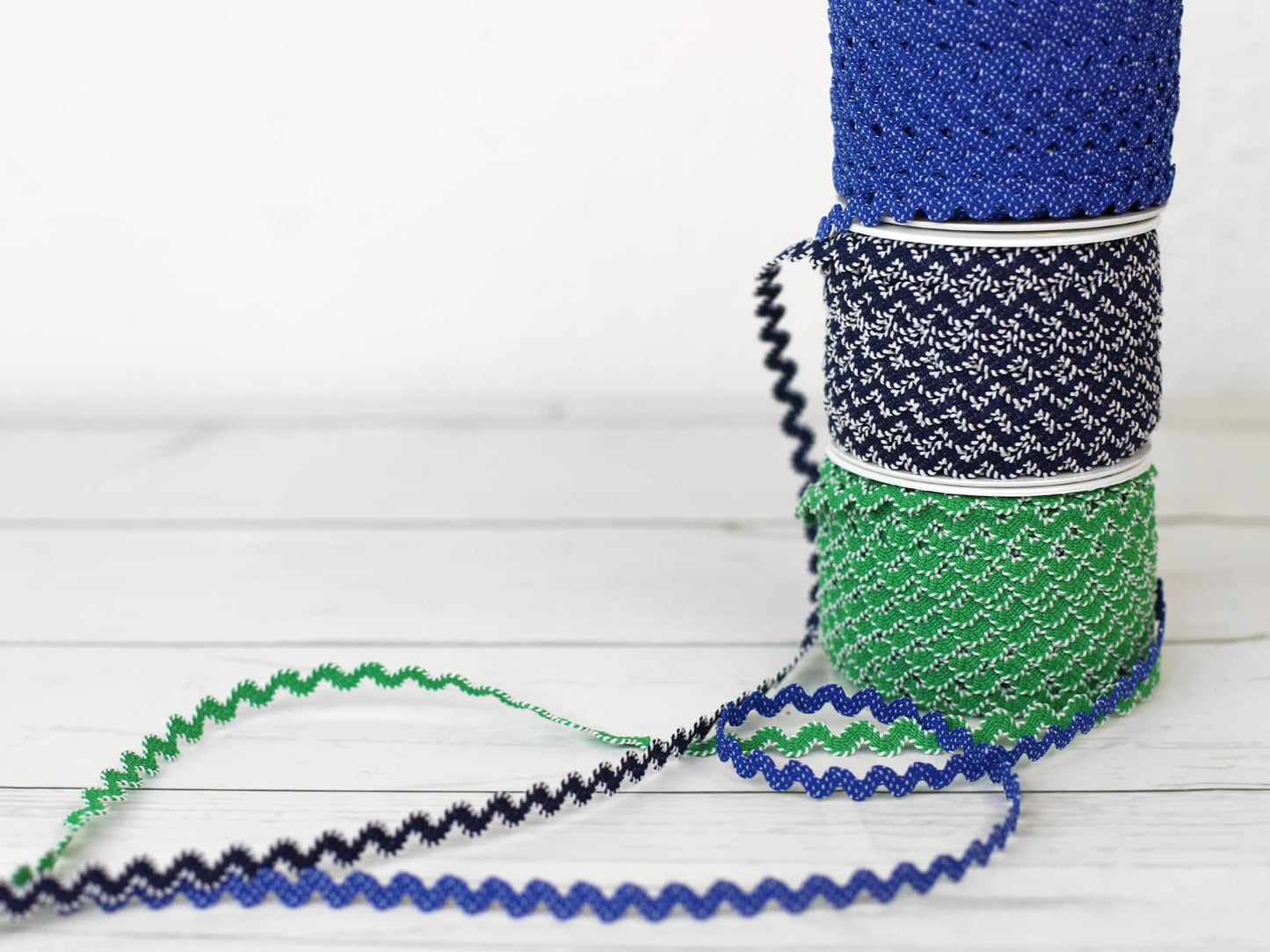 band-zierband-zackenlitze-gruen-blau-verschiedene-farben