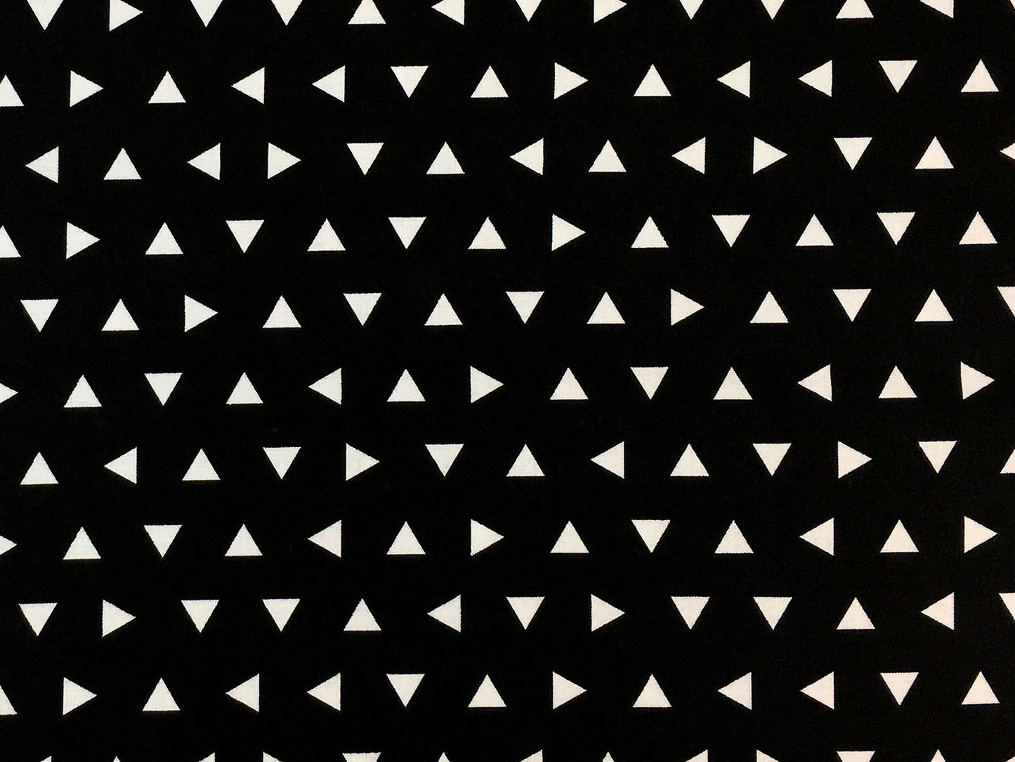 baumwolle-stoff-remix-triangle-black