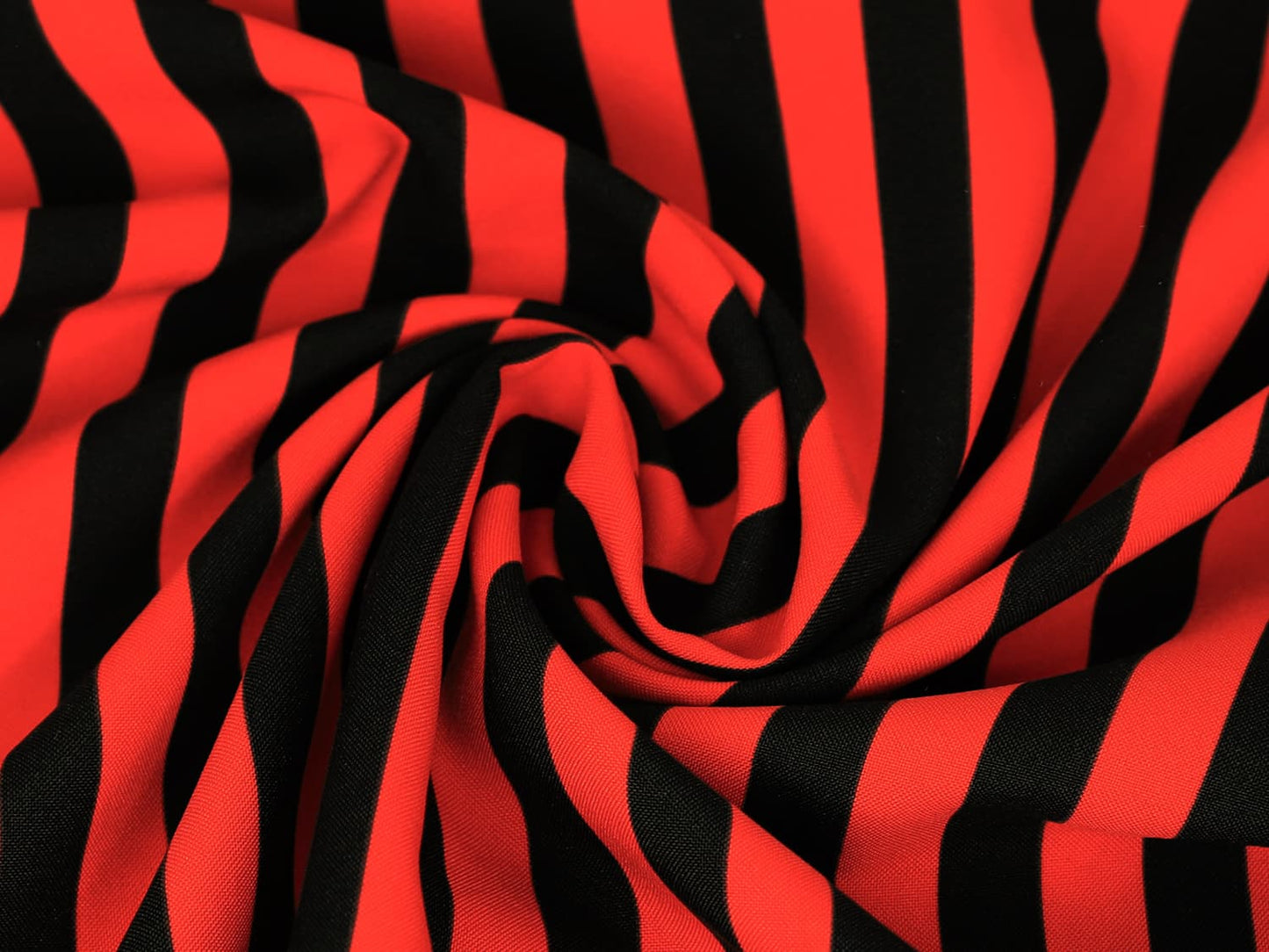 burlington-stoff-polyester-fasching-pirat-halloween-streifen-schwarz-rot-2