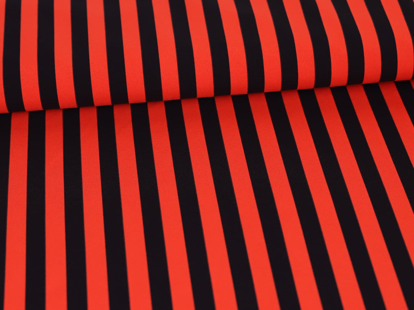 burlington-stoff-polyester-fasching-pirat-halloween-streifen-schwarz-rot