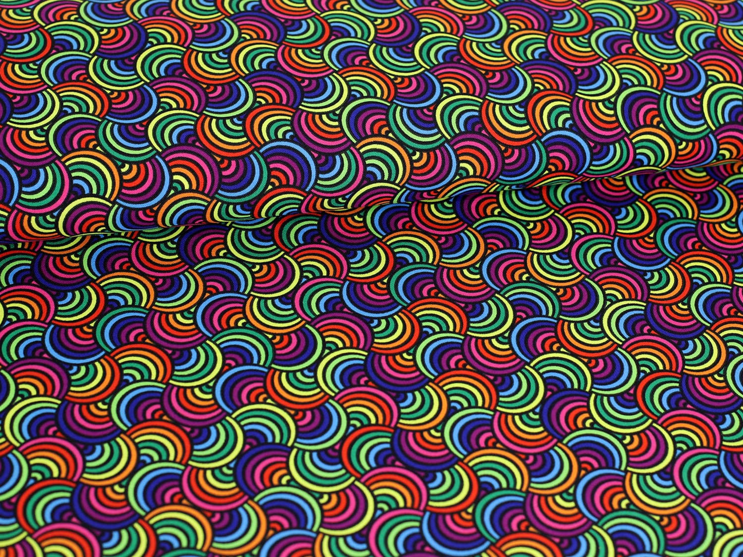 burlington-stoff-polyester-fasching-regenbogen-bunt-2