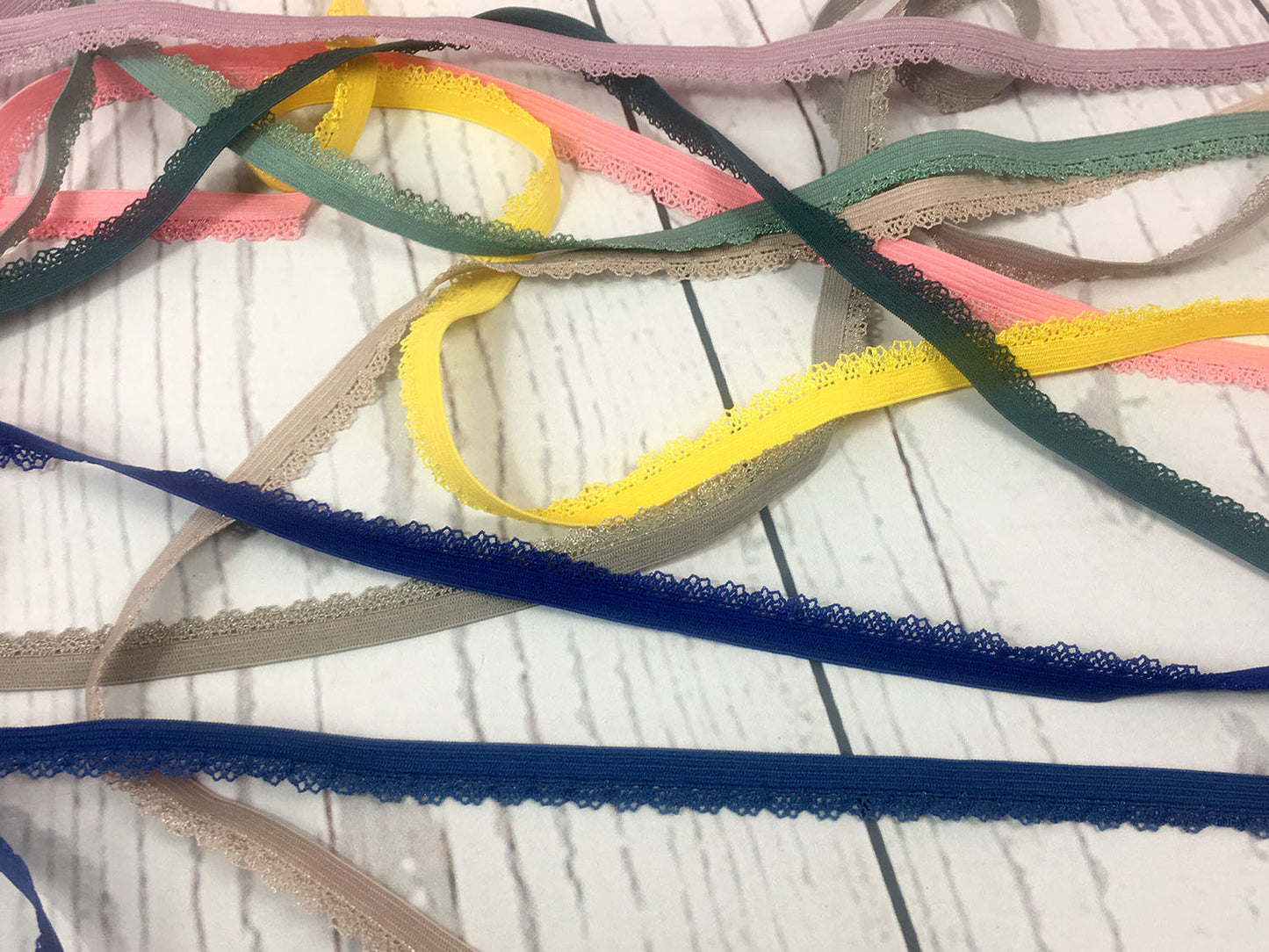 elastische-spitze-mit-bogenkante-verschiedene-farben-2
