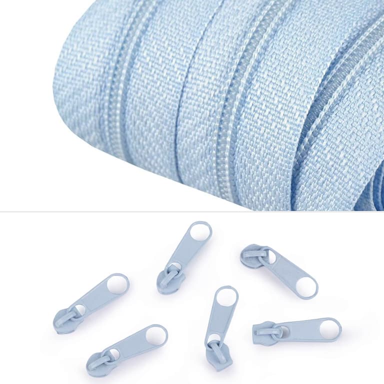 enlos-reissverschluss-mit-fuenf-zippern-hellblau