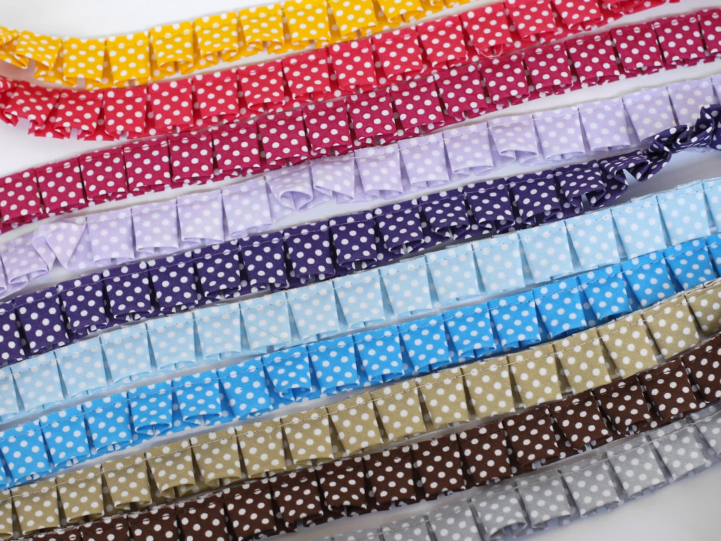 faltenband-band-zierband-mit-punkten-verschiedene-farben-2