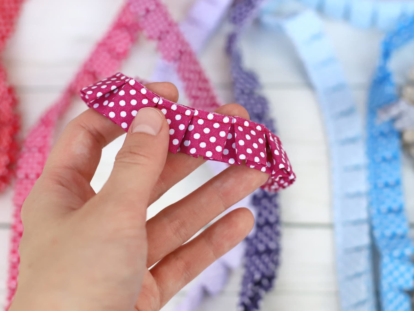 faltenband-band-zierband-mit-punkten-verschiedene-farben-4