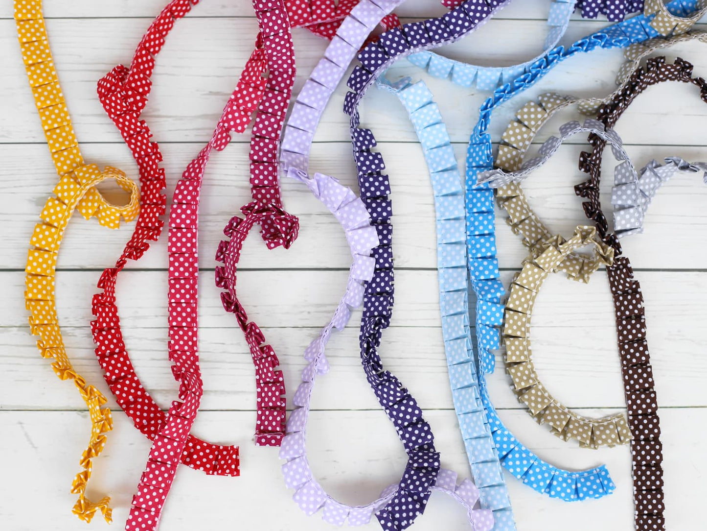 faltenband-band-zierband-mit-punkten-verschiedene-farben-5