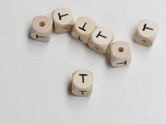 holz-schnulli-perle-fuer-schnullerketten-buchstabe-t