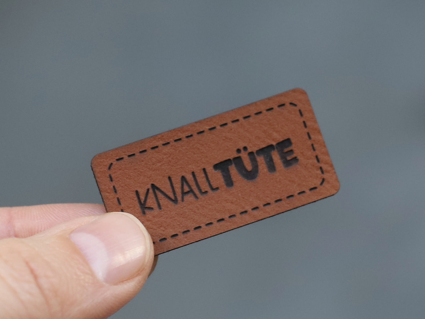 Etiquette en simili cuir - pompier à l'intérieur