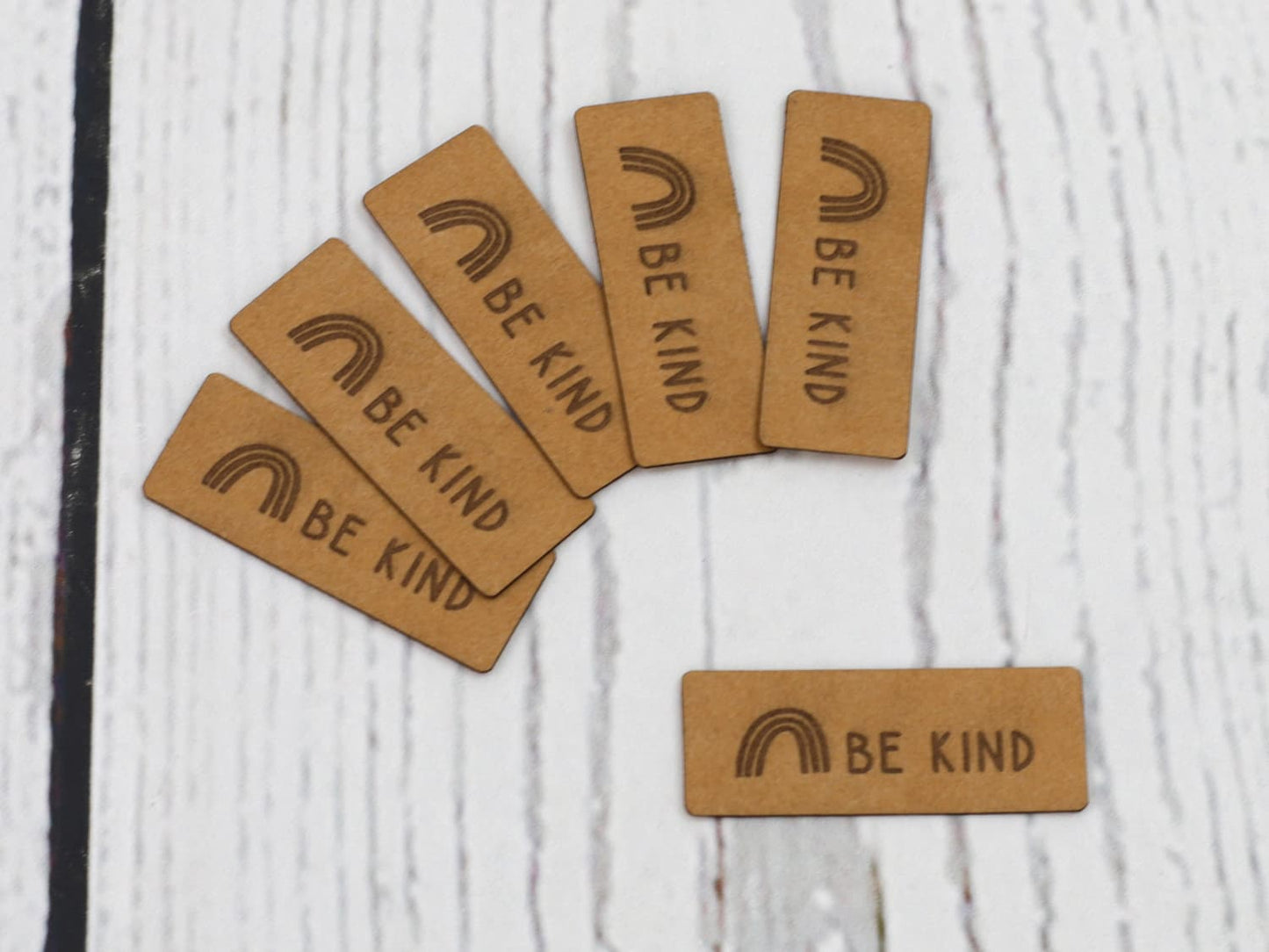 label-snappap-regenbogen-be-kind-2
