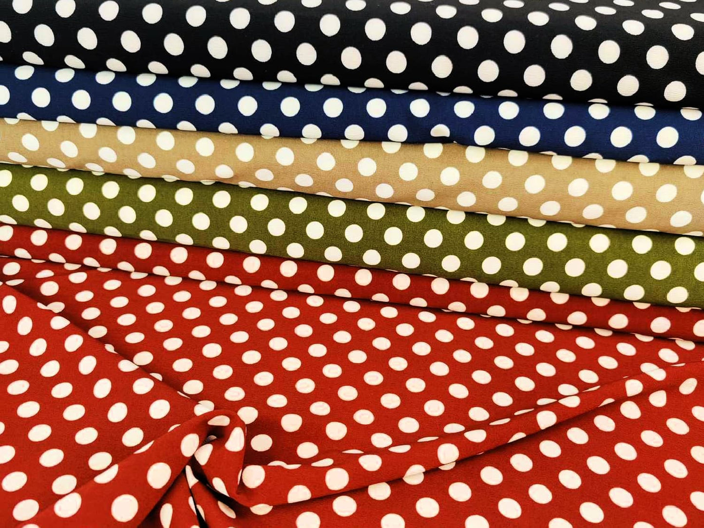 polyester-jersey-stoff-tupfen