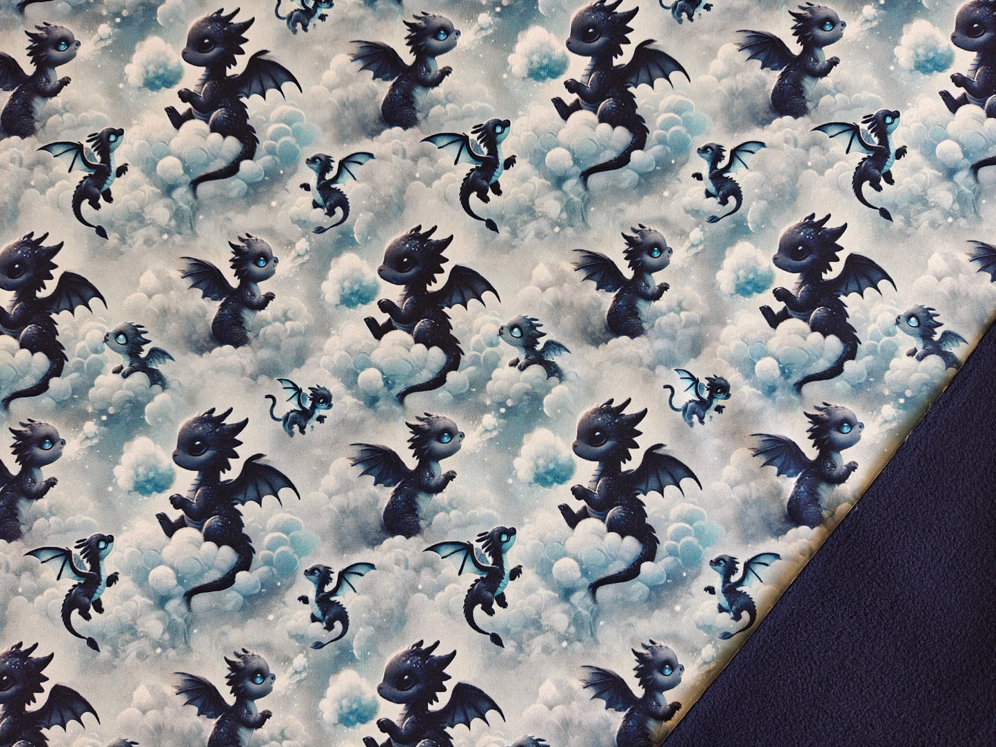 Softshell Stoff - Drache & Wolken