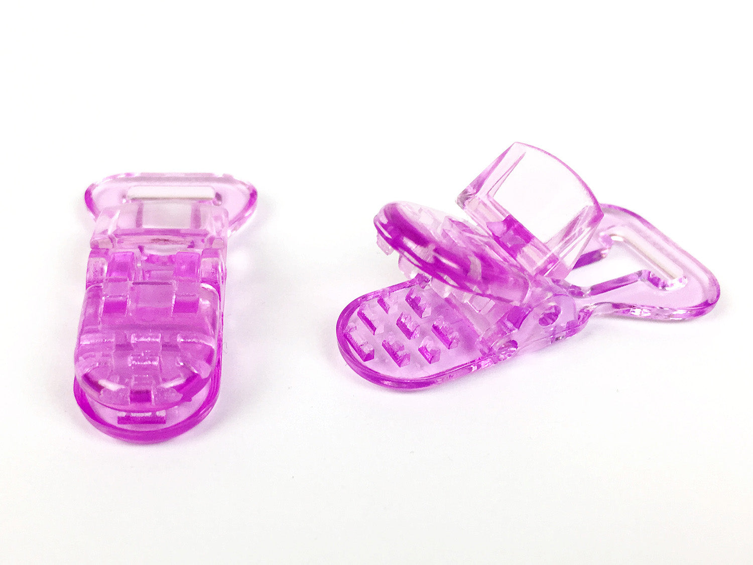 schnullerclips-rosa-transparent-2