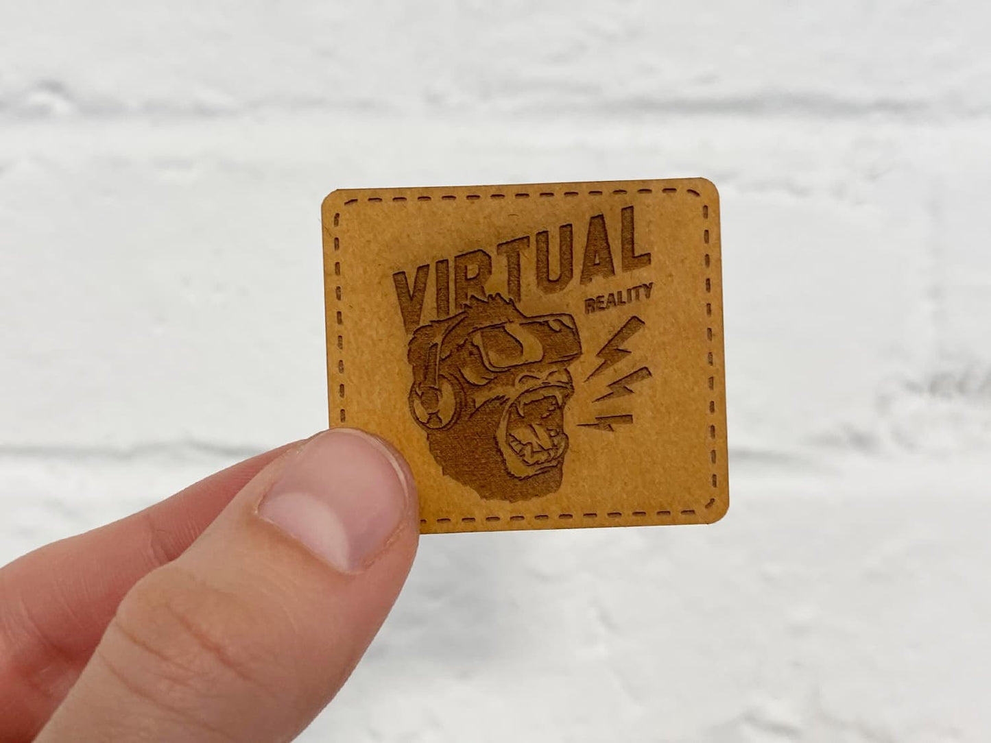 snappap-label-gorilla-virtual-reality-braun-2