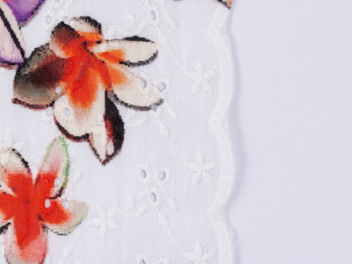 stoff-baumwolle-baumwollstoff-stickerei-lochstickerei-baumwollstickerei-malia-swafing-blueten-3