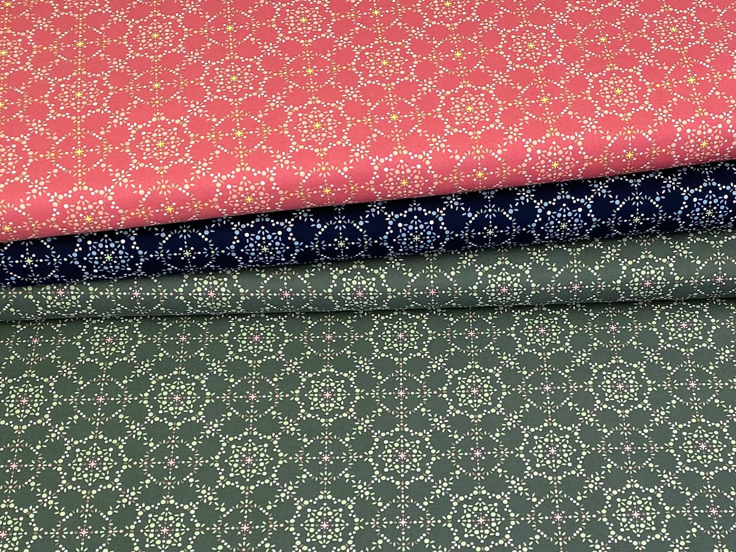 stoff-baumwolle-guetermann-ring-a-roses-natural-beauty-blumenkreise-verschiedene-farben