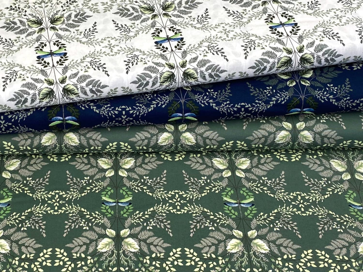 stoff-baumwolle-guetermann-ring-a-roses-natural-beauty-libelle-verschiedene-farben