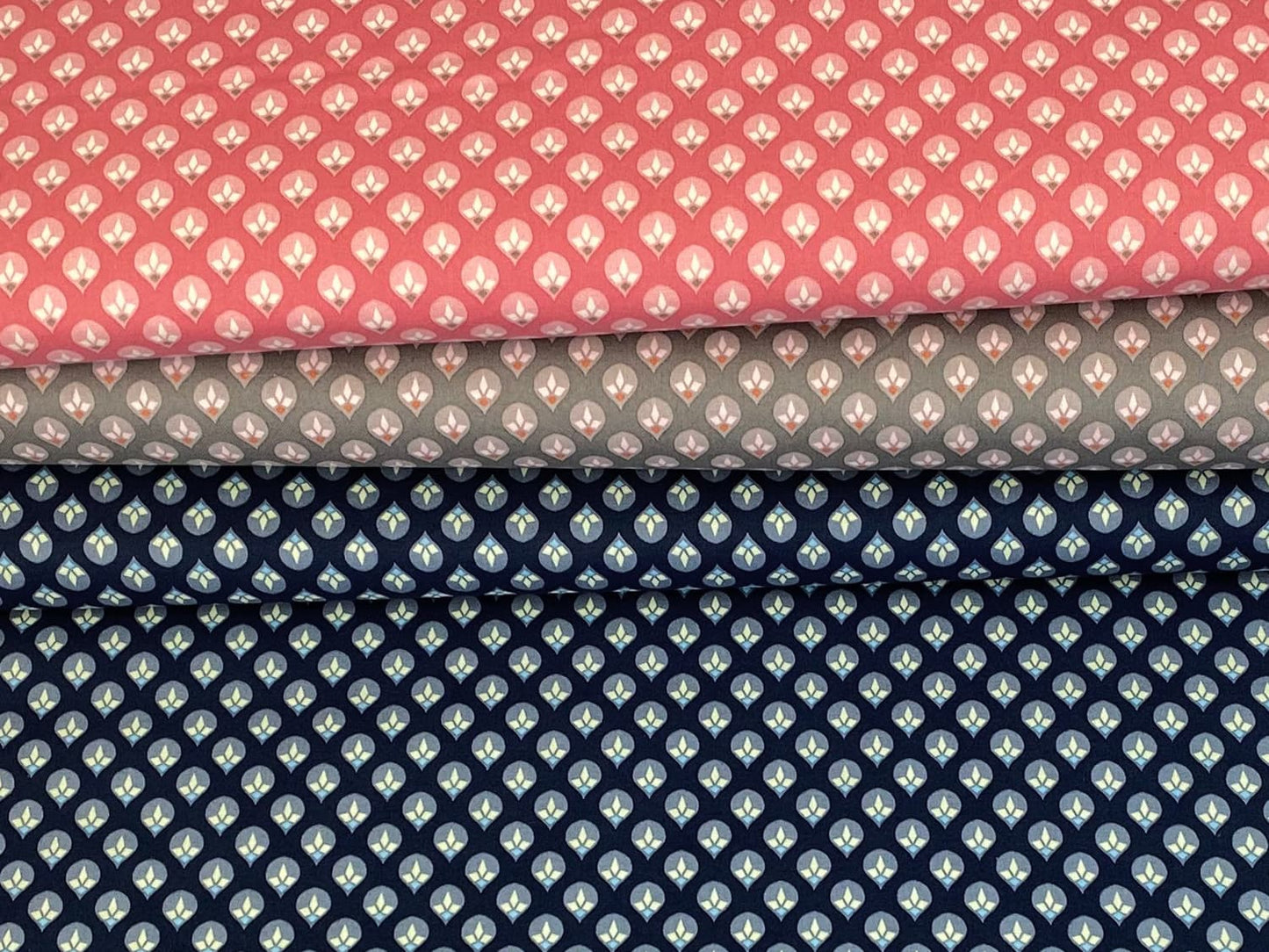 stoff-baumwolle-guetermann-ring-a-roses-natural-beauty-tropfen-verschiedene-farben