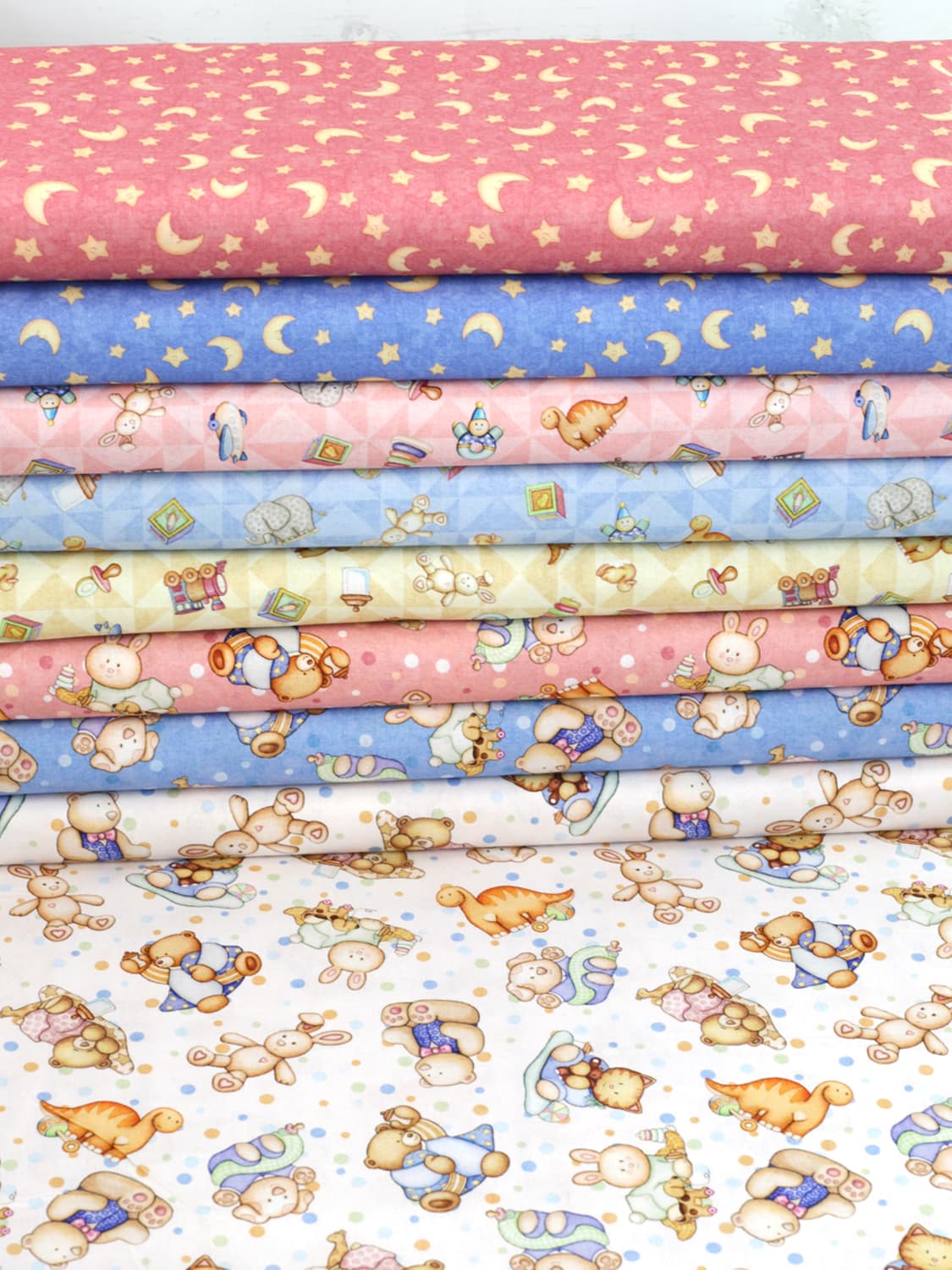 stoff-baumwolle-patchwork-baummwollstoff-lullaby-tossed-baby-animals-serie