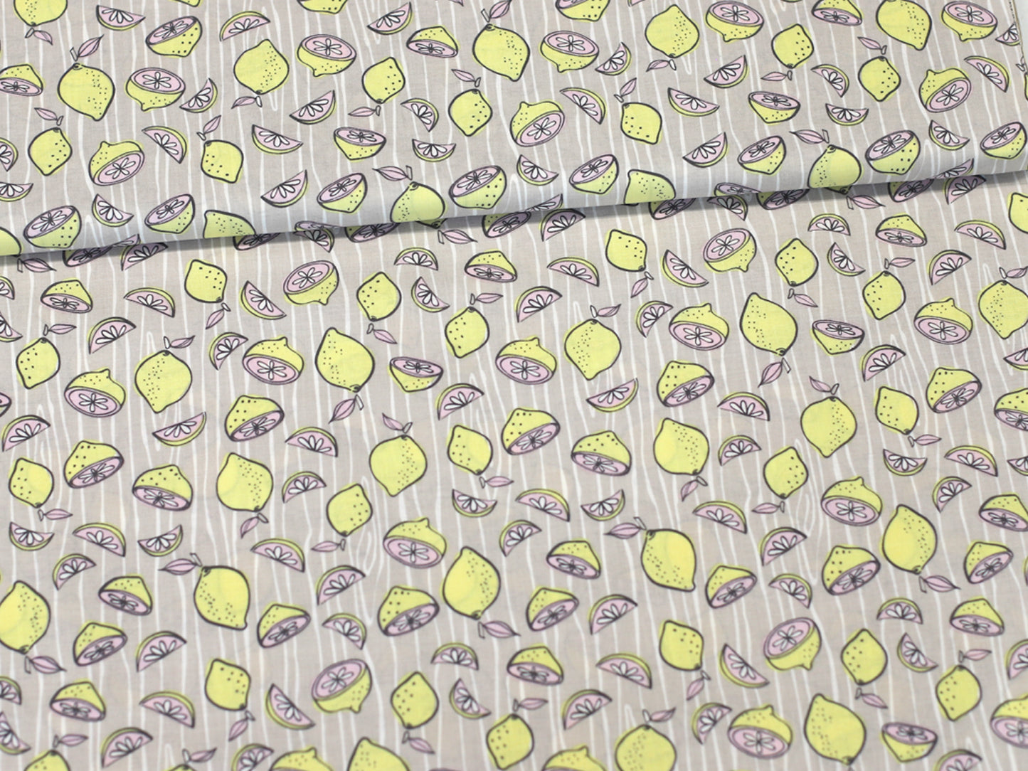 Patchworkstoff - Baumwolle Stoff - Lemonade mit fröhlichem Zitronenprint auf hellgrauem Hintergrund