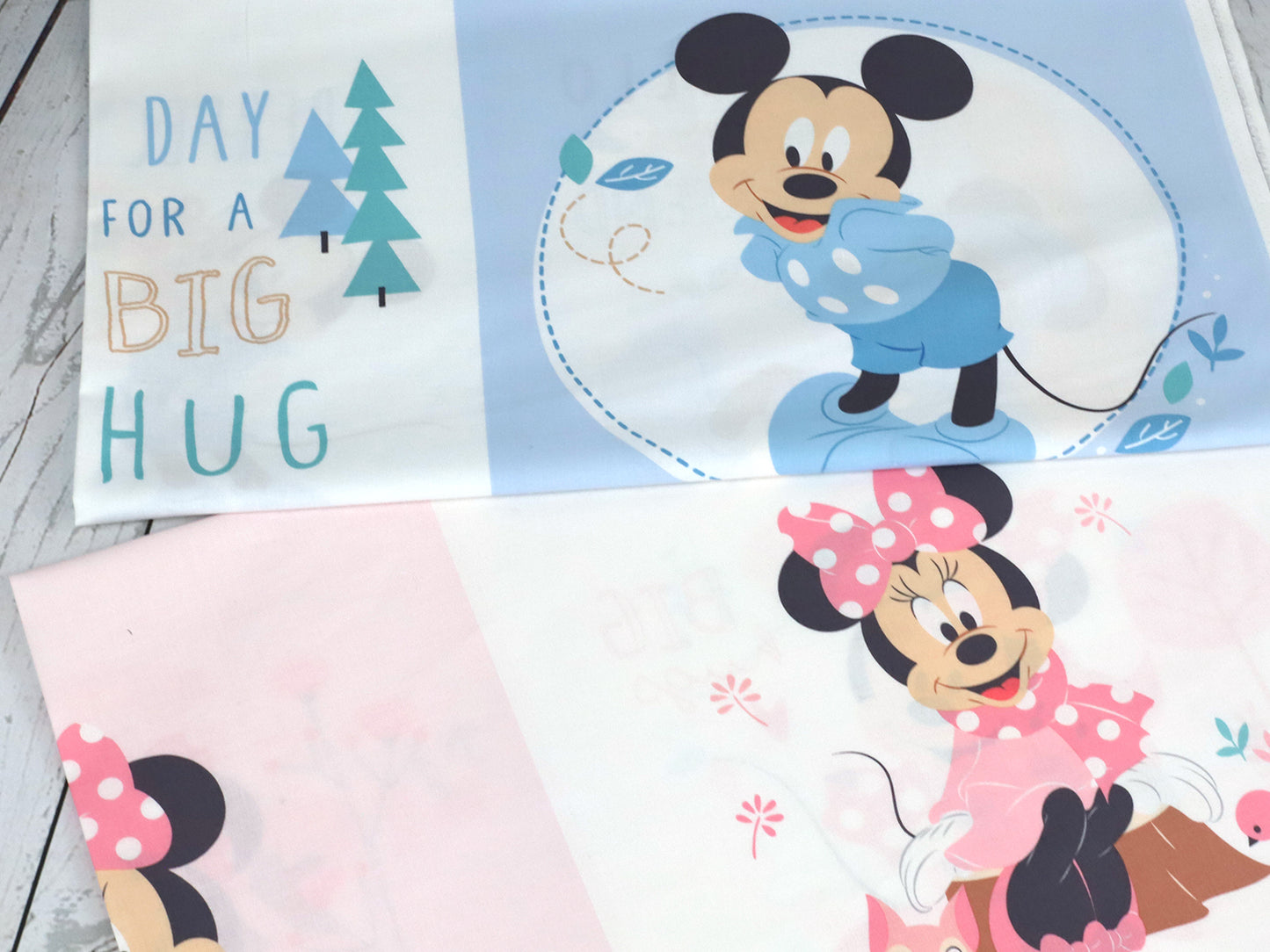 stoff-baumwolle-patchwork-disney-hello-minnie-mickey-panels