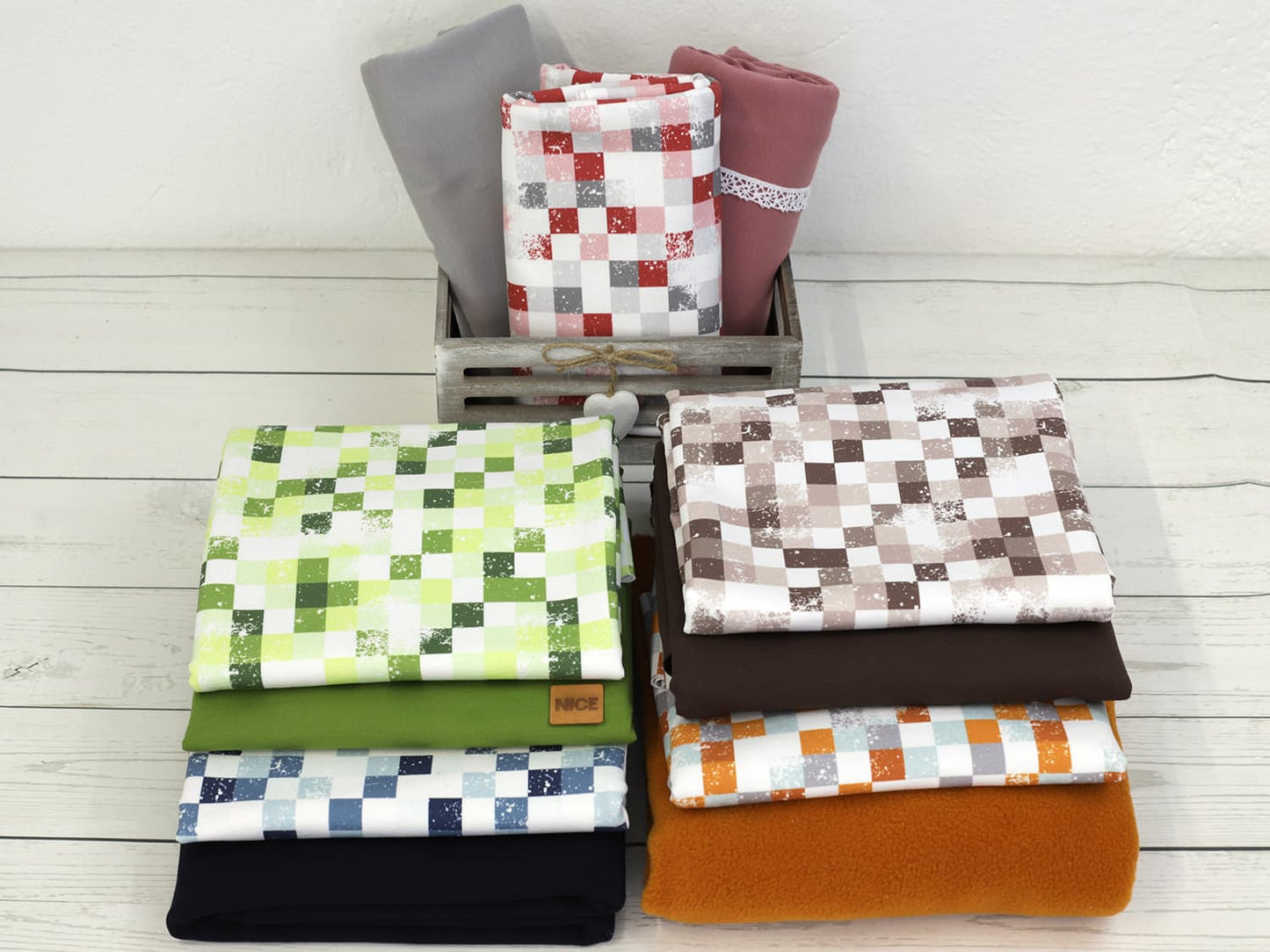 stoff-french-terry-sommersweat-sweat-unangeraut-kathi-kunterbunt-winter-kariert-karo-checkered-grunge-serie