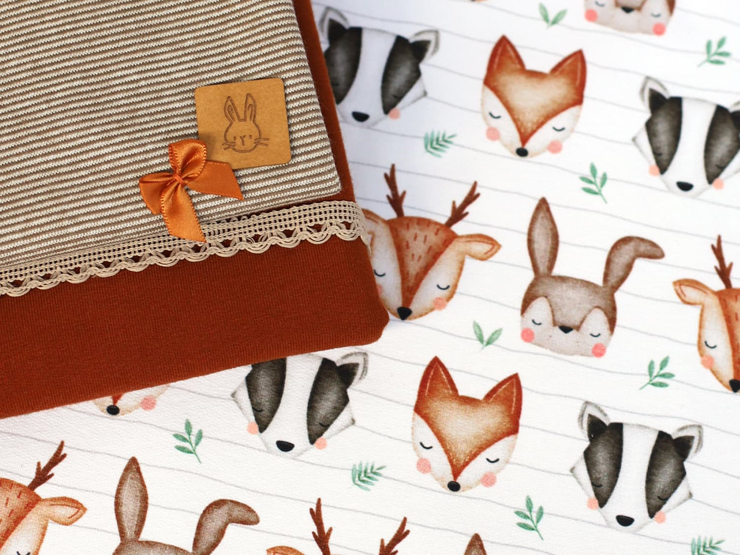 stoff-french-terry-sommersweat-unangeraut-herbst-waldtiere-waldfreunde-fuchs-dachs-reh-hase-into-the-wild-6
