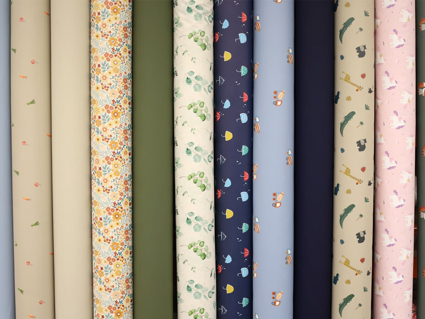 stoff-jackenstoff-regenmantel-wasserabweisend-verschiedene-muster-farben
