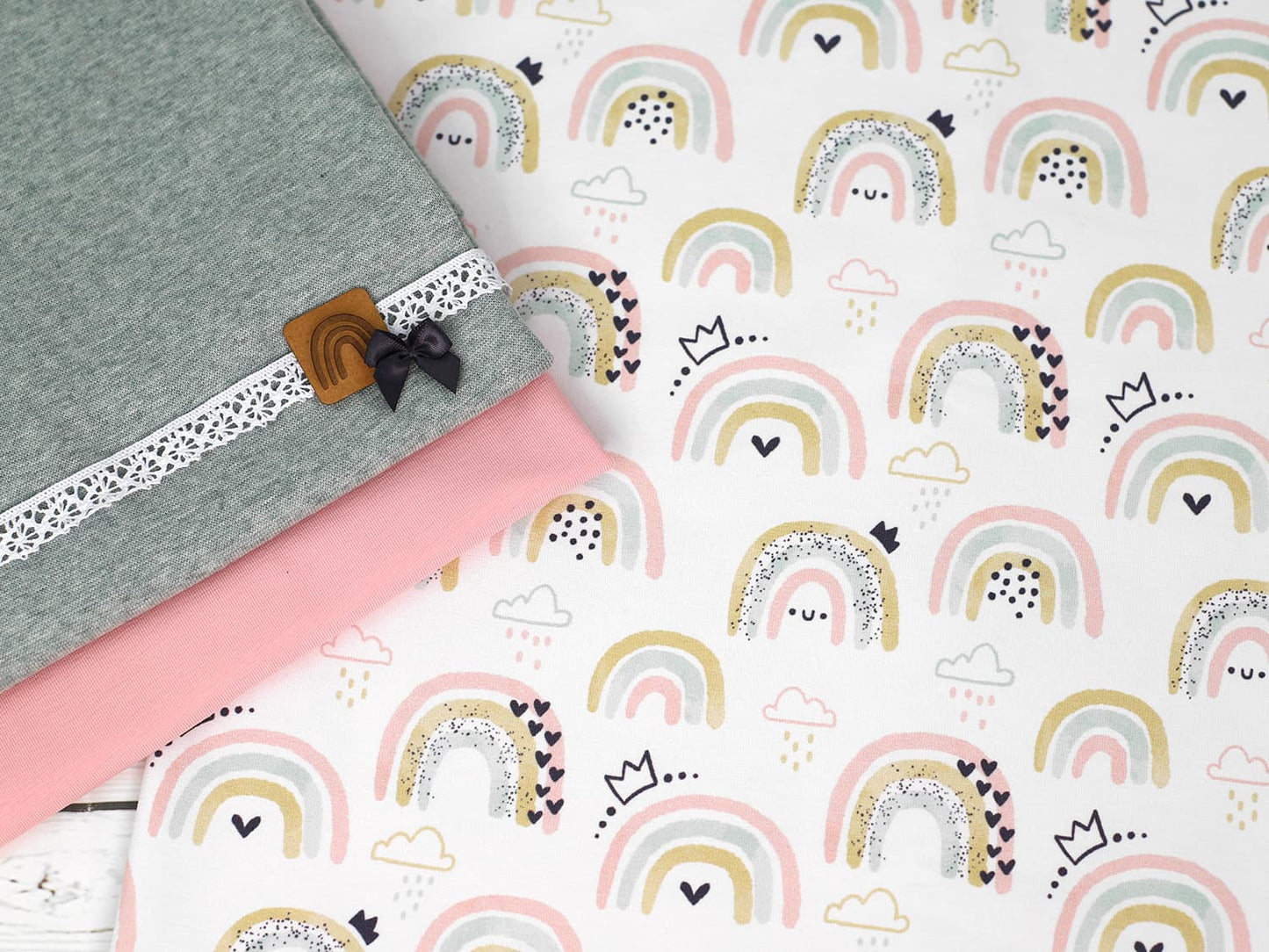 stoff-jersey-baumwolle-baumwolljersey-kathi-kunterbunt-fruehling-sommer-pastell-regenbogen-rainbow-krone-wolke-3