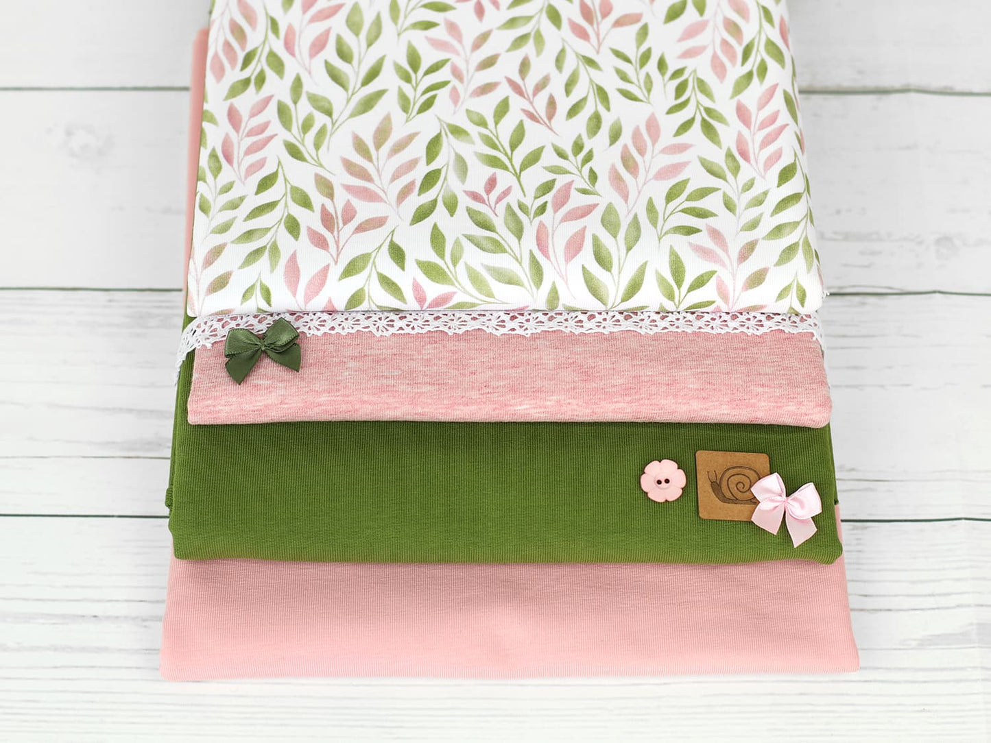 stoff-jersey-baumwolle-baumwolljersey-kathi-kunterbunt-watercolor-leaves-aquarell-blaetter-hellrosa-khaki-serie