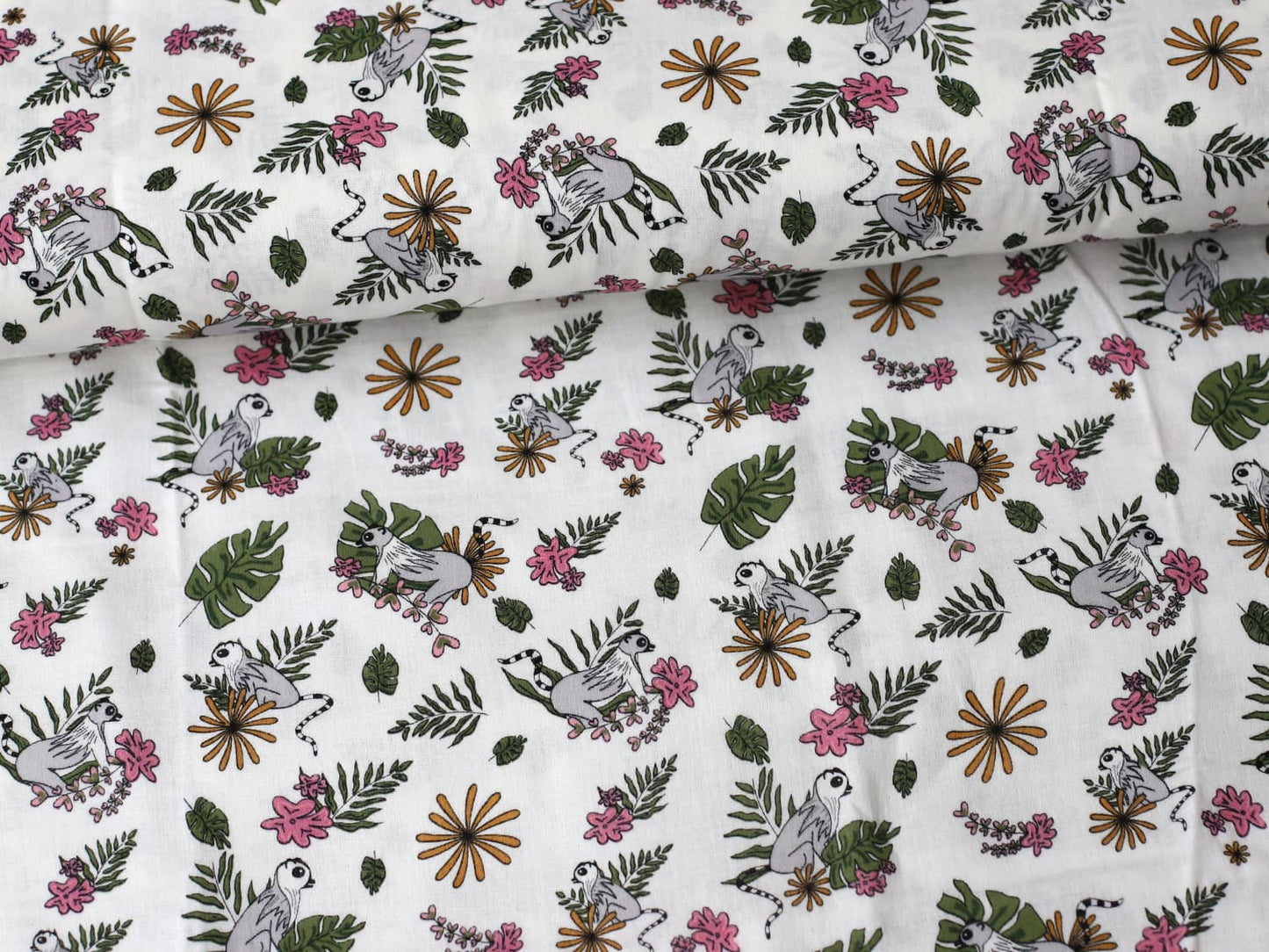 stoff-musselin-baumwolle-double-gauze-glatt-lemur-affe-blaetter-sommer-wollweiss-2