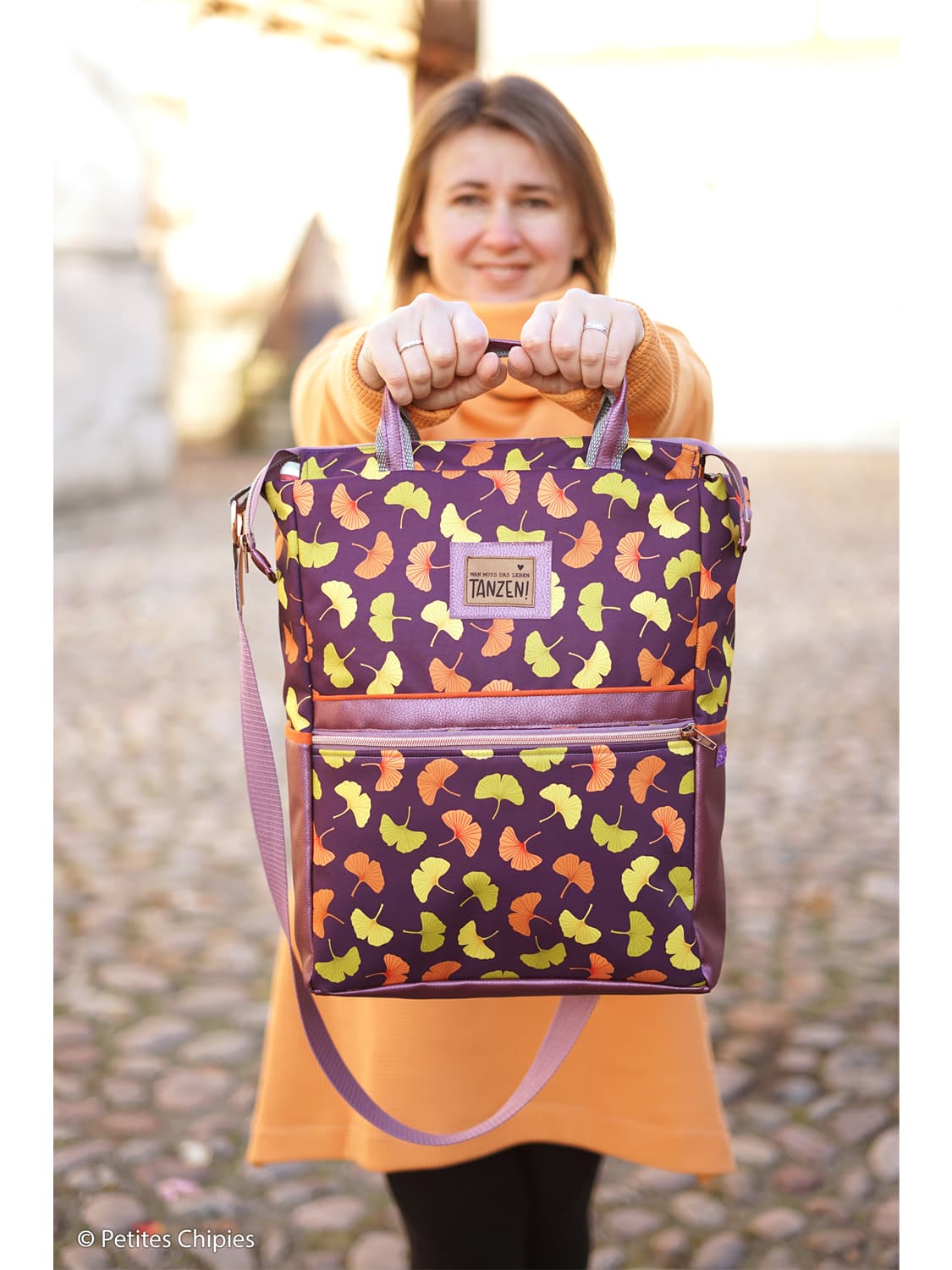 stoff-softshell-swafing-fiete-herbst-winter-ginkgo-blatt-aubergine-naehbeispiel