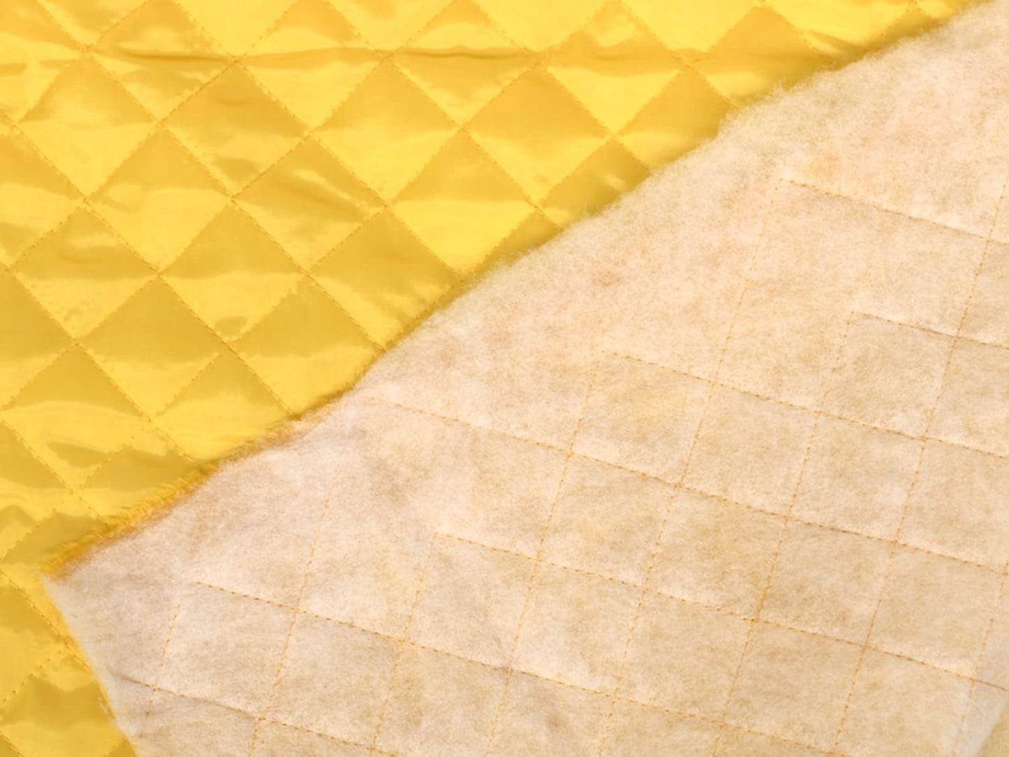 stoff-stepper-raute-steppstoff-glaenzend-gelb-2