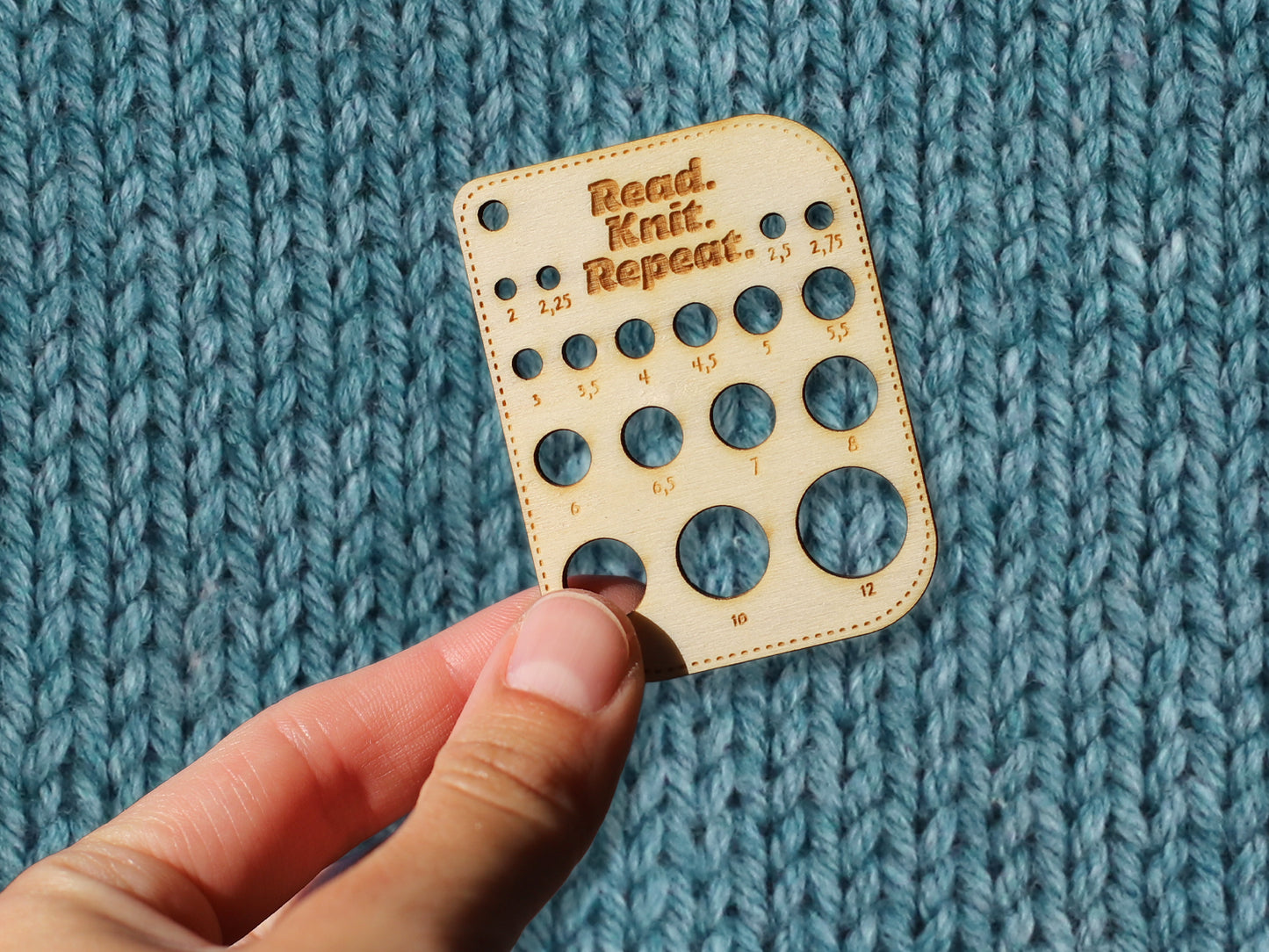 Kleines Nadelmaß - Read. Knit. Repeat.