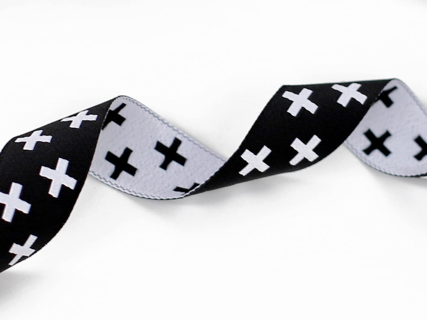 webband-kreuze-schwarz-weiss