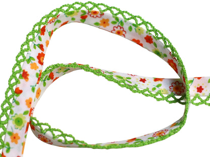 3m hellgrün schrägband häkelborte mit buntem Blumendesign, ideal für kreative Nähprojekte.