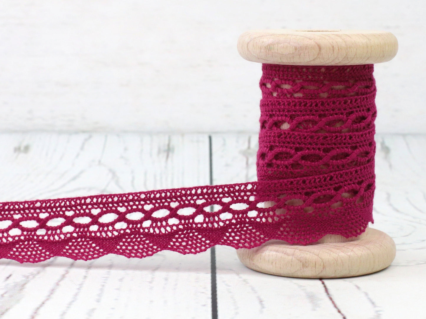 band-spitze-kloeppelspitze-baumwolle-zierband-dunkles-pink