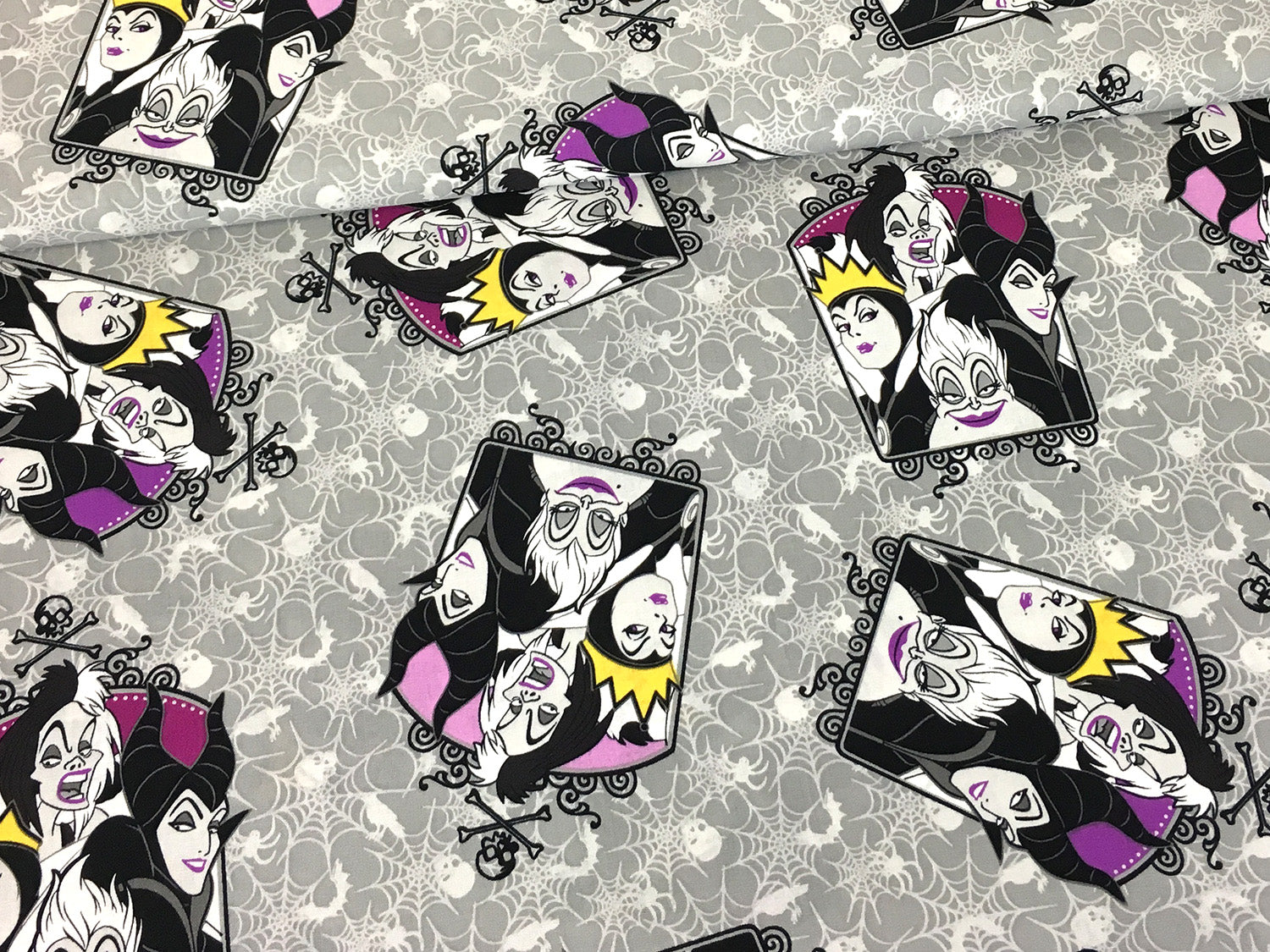 baumwolle-stoff-framed-villains