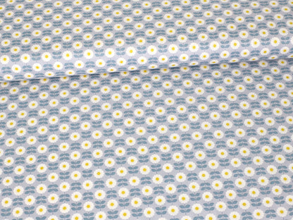 baumwolle-stoff-patchwork-lewis-irene-love-me-love-me-not-retro-daisy-mid-grey-3