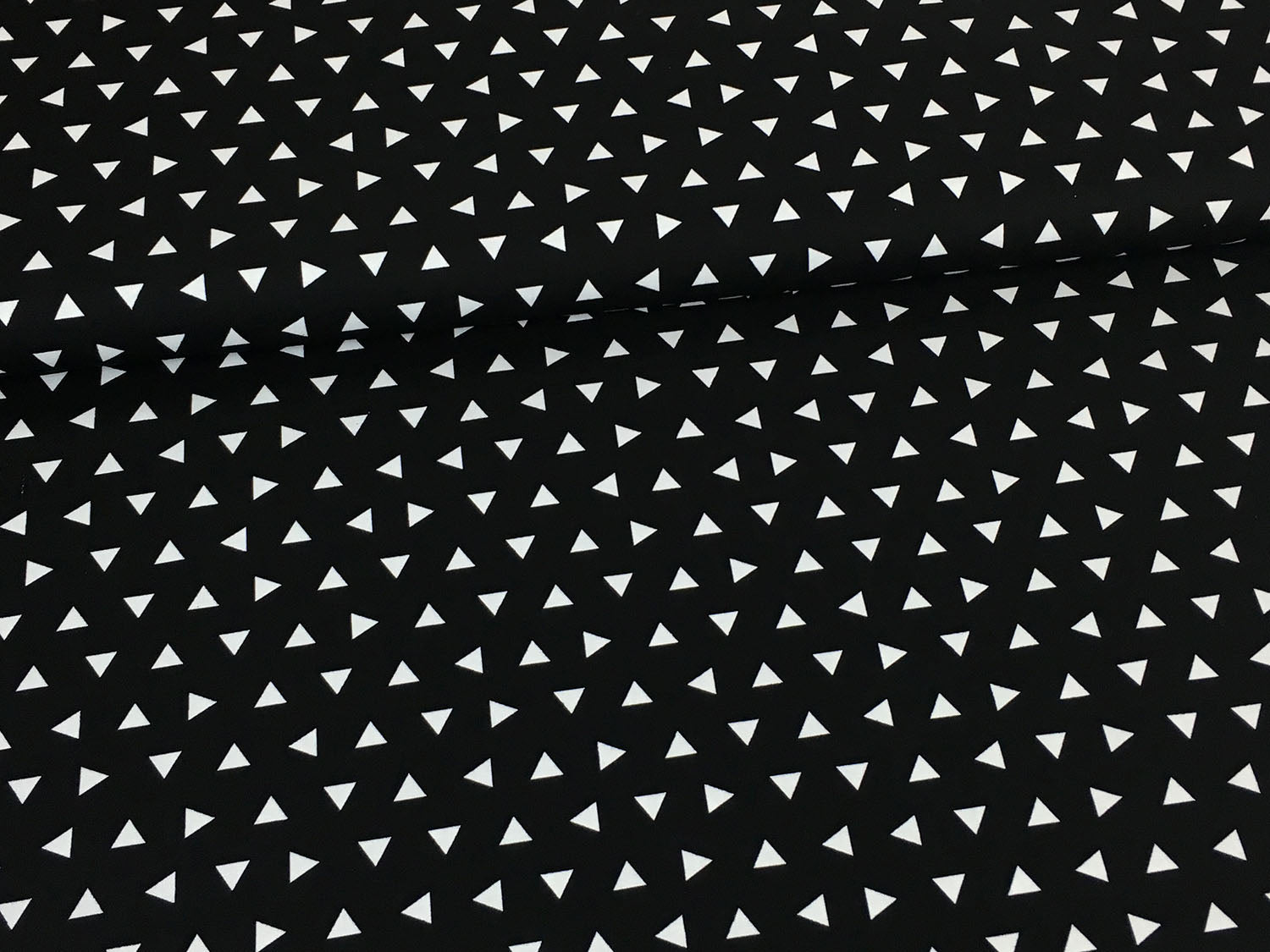 baumwolle-stoff-remix-triangle-black-2