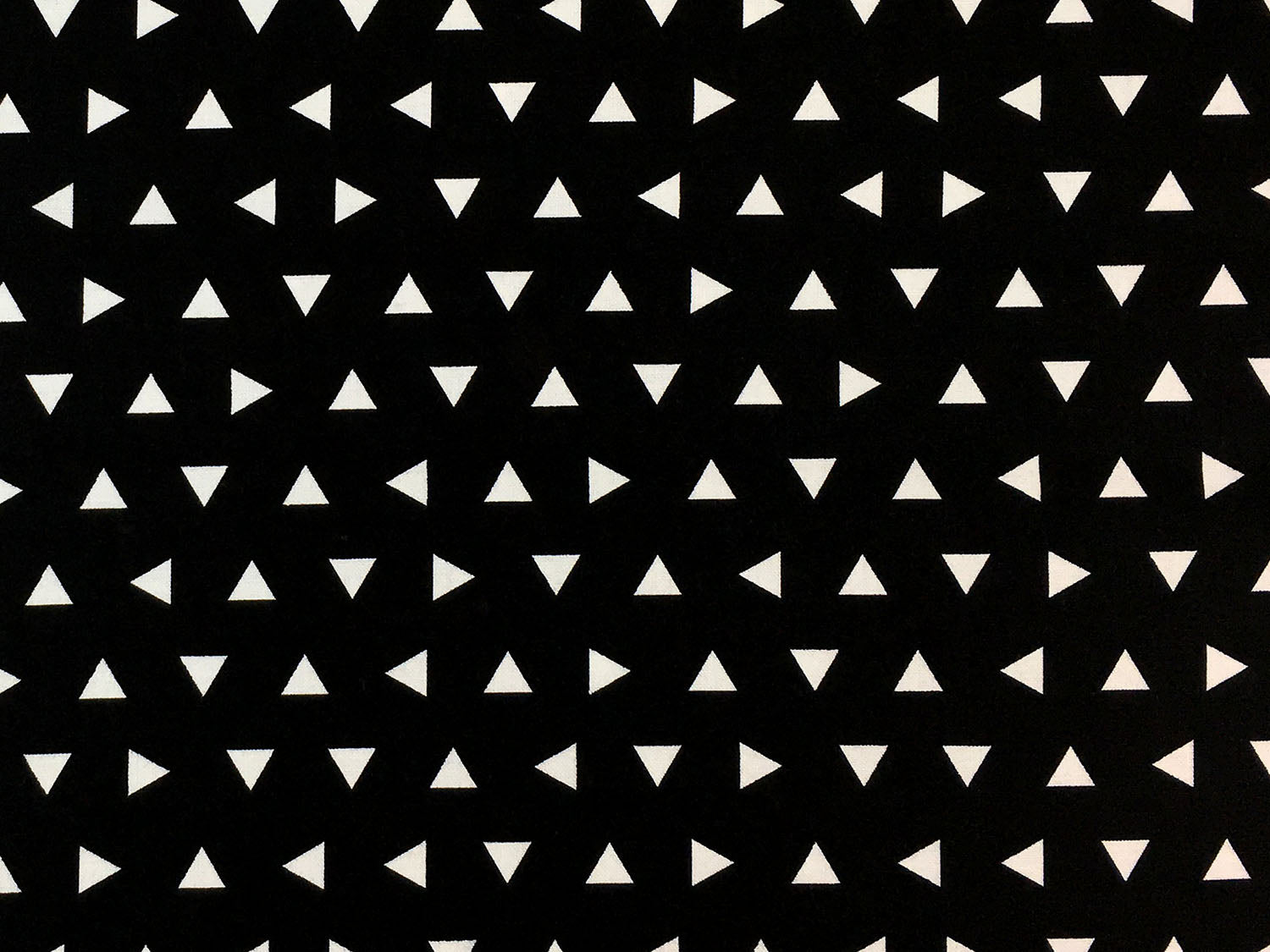 baumwolle-stoff-remix-triangle-black
