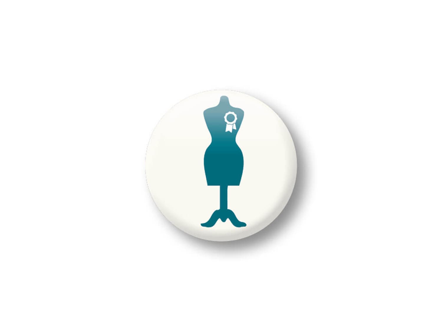 button-zum-anstecken-strickimicki-modellpuppe