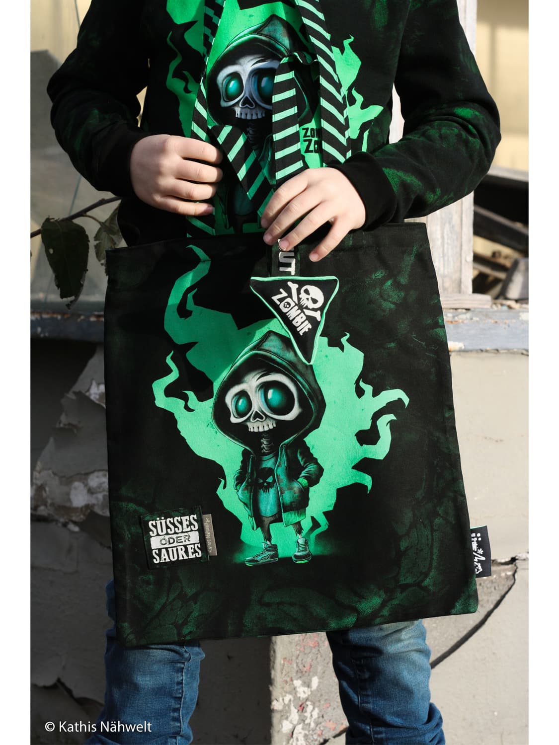diy-panel-swafing-thorsten-berger-diy-halloween-bag-walking-zombies-crossing-3