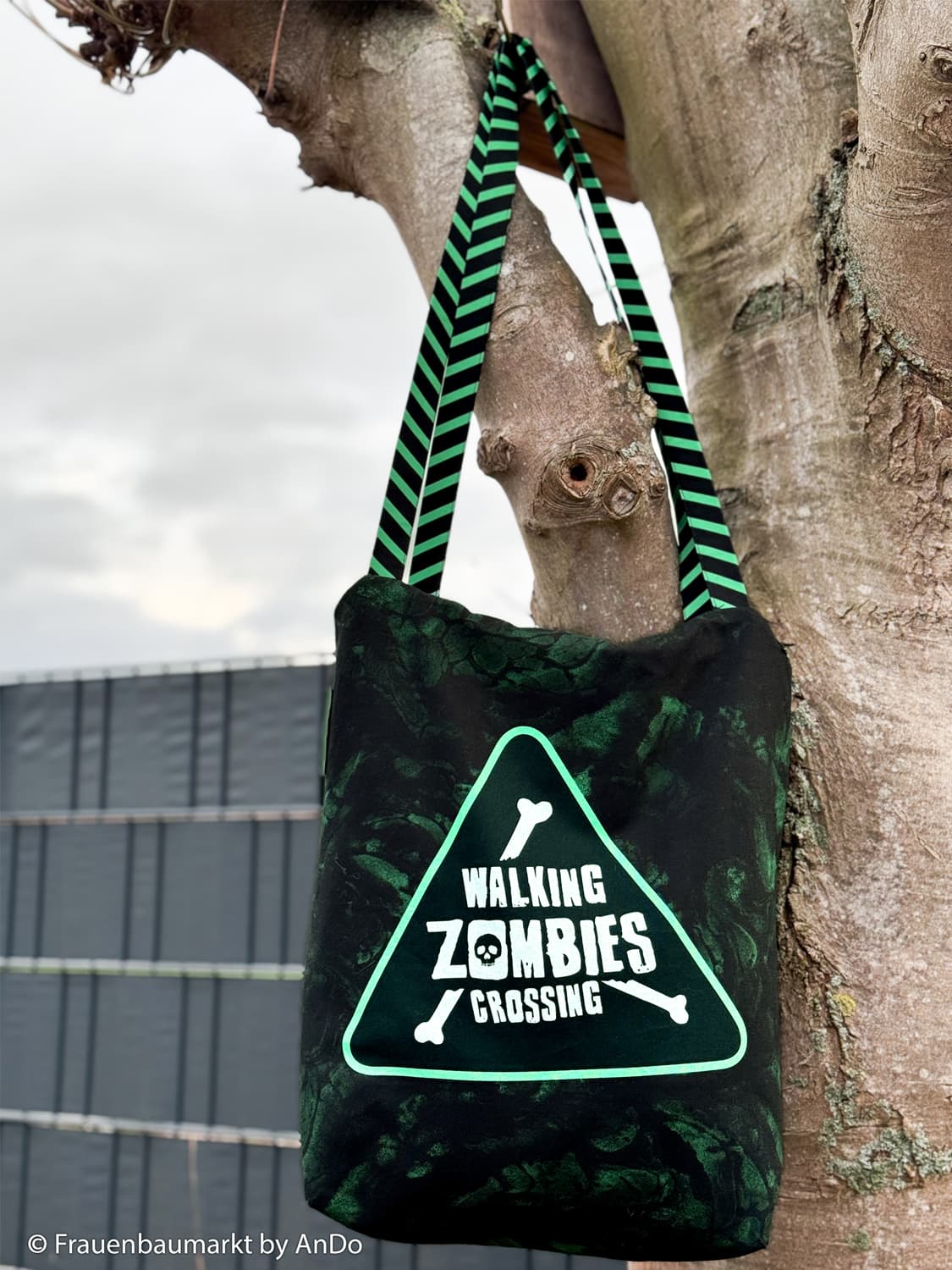 diy-panel-swafing-thorsten-berger-diy-halloween-bag-walking-zombies-crossing-4