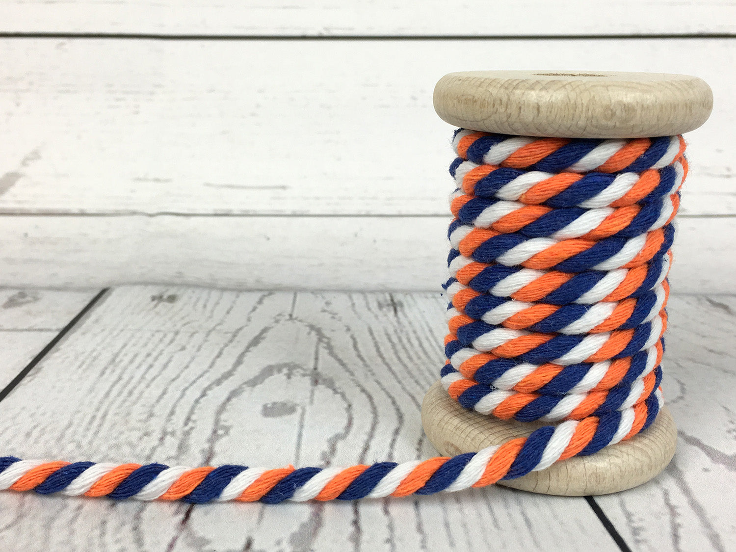 kordel-gedreht-weiss-orange-blau