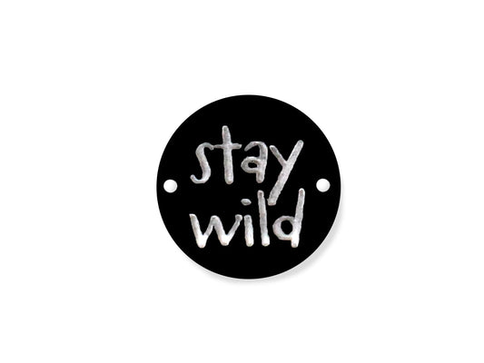 label-zum-annaehen-rund-loch-stay-wild-schwarz