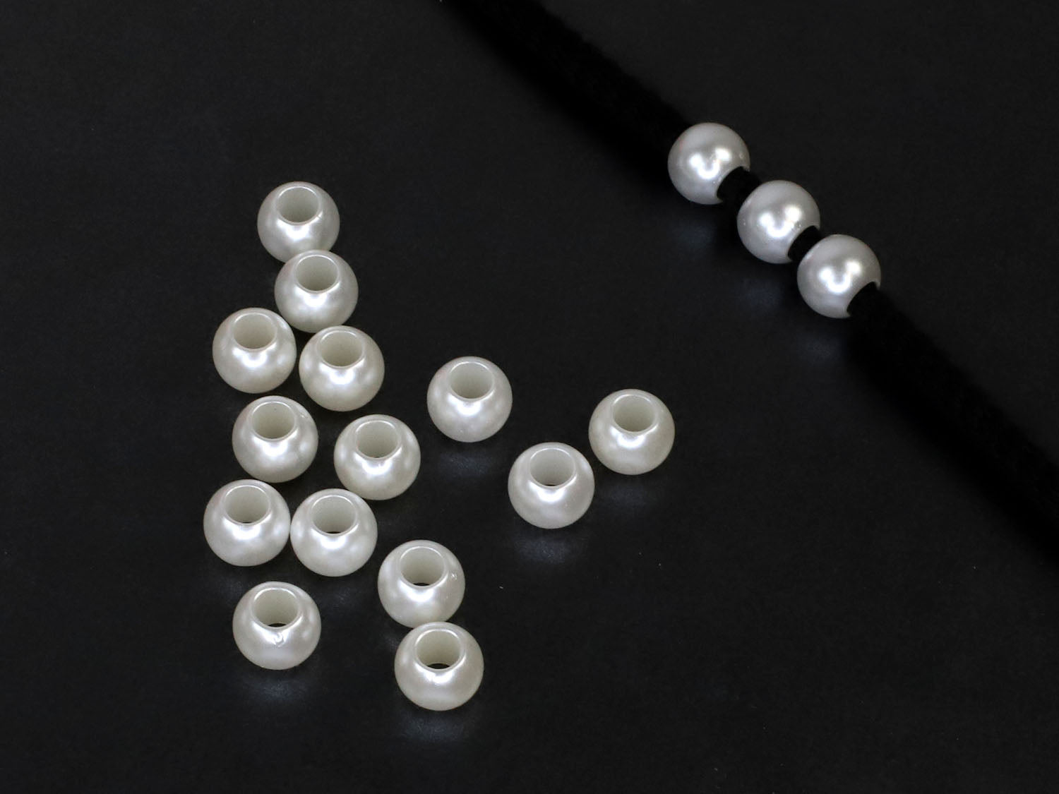 perlen-grossloch-kordel-7-10-mm-wachs-perlmutt-creme-2