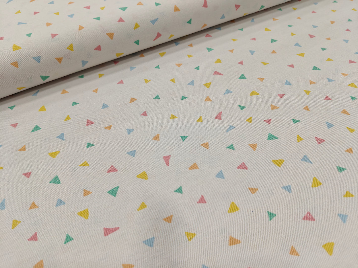 Canvas Stoff - Konfetti Dreiecke, weiß